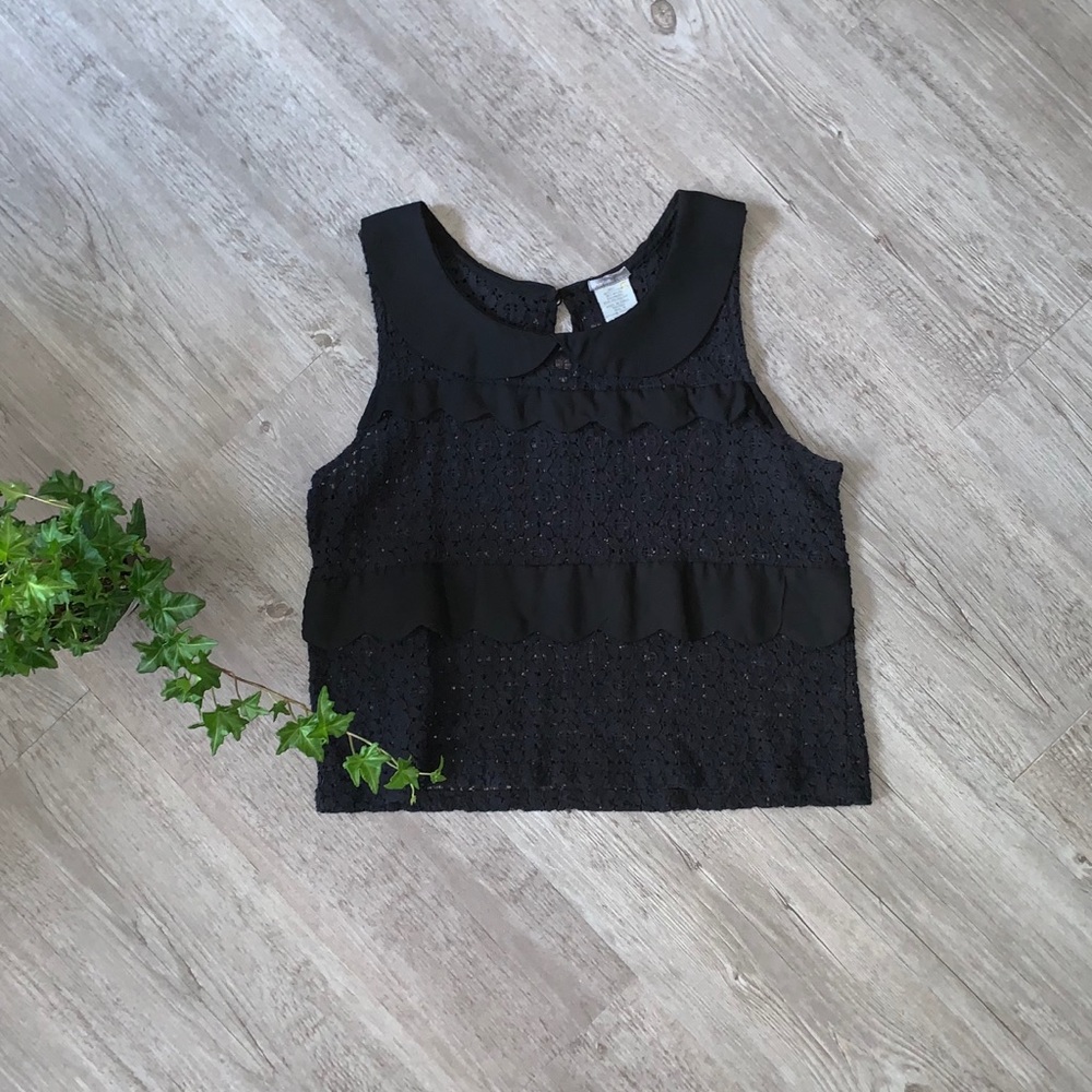 Charlotte Russe Peter Pan collar crop top